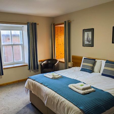 Ferry Inn Стромнесс Екстер'єр фото
