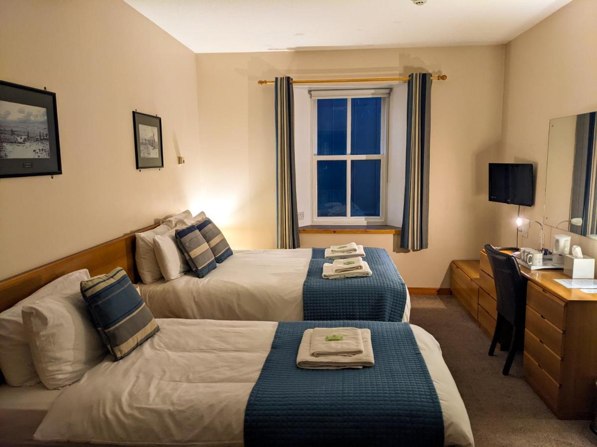 Ferry Inn Стромнесс Екстер'єр фото