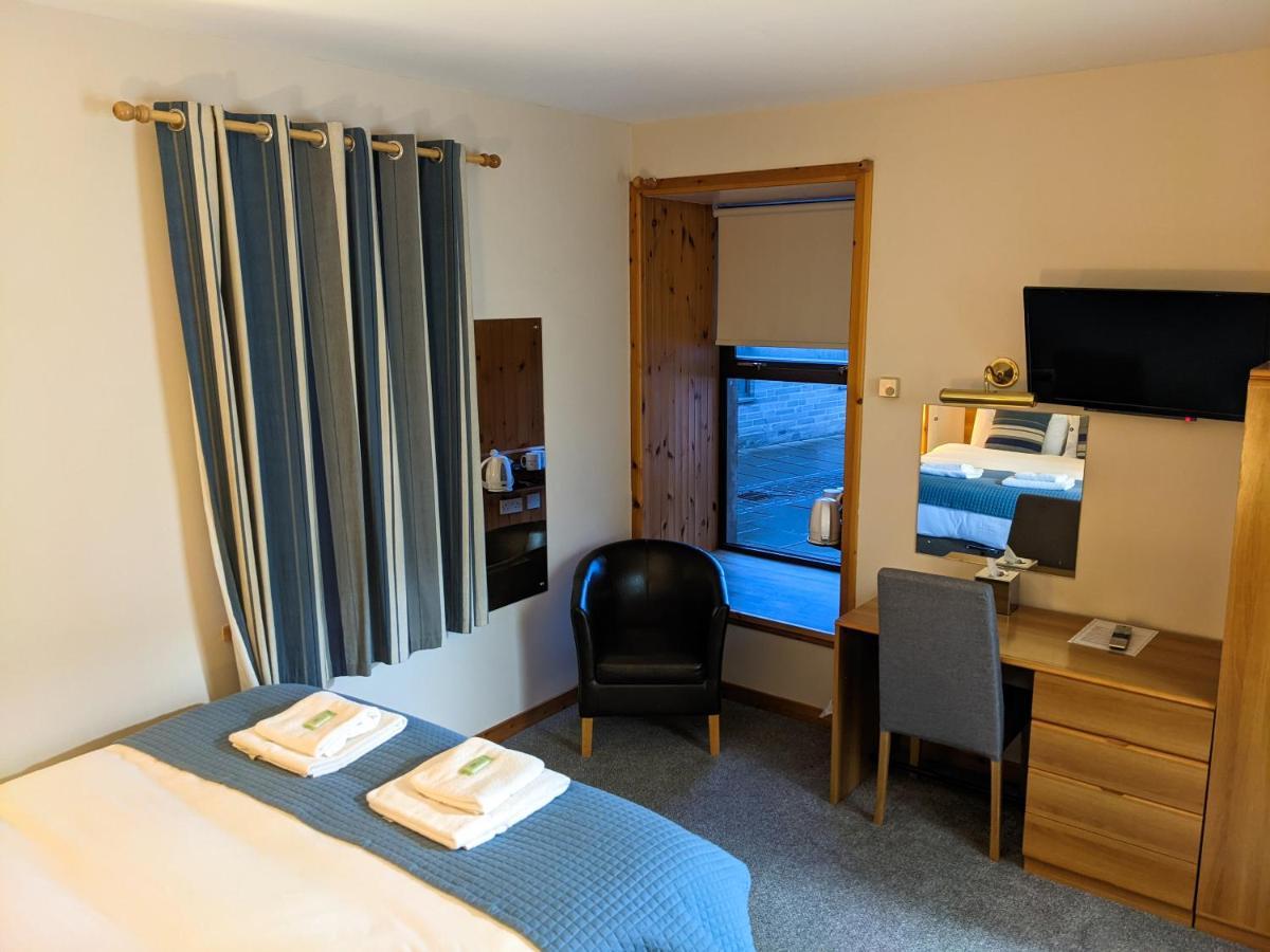 Ferry Inn Стромнесс Екстер'єр фото