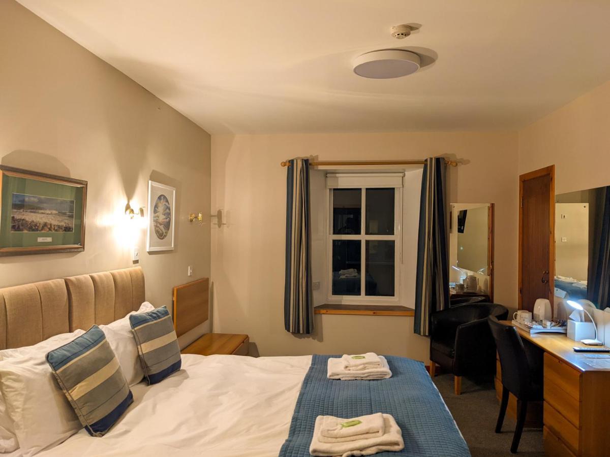 Ferry Inn Стромнесс Екстер'єр фото